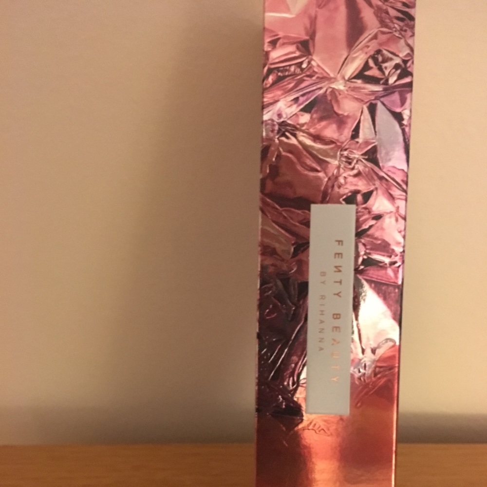 Fenty Beauty by Rihanna Body Lava